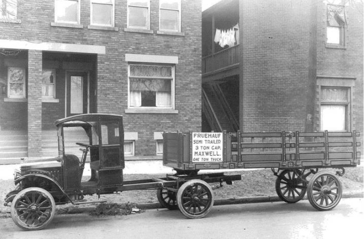 The first semi-trailer 1914